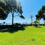 Apartamento vistas al mar, con acceso directo a la playa, piscina y parking gratis!!!