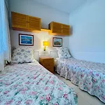 Apartamento vistas al mar, con acceso directo a la playa, piscina y parking gratis!!!