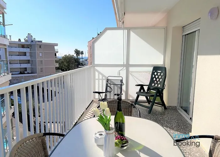Eden Mar cambrils,climatizado, parking , wifi y playa