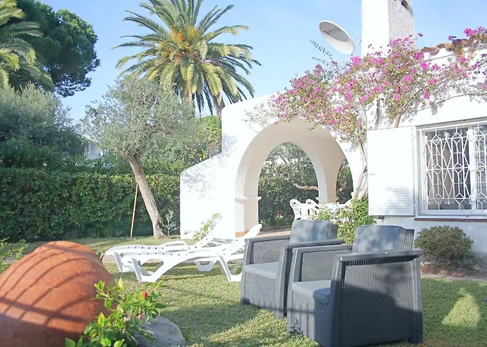Charming Seafront Villa