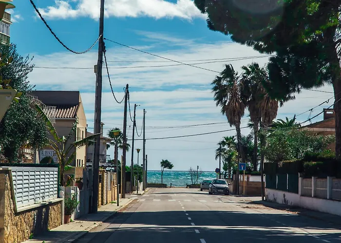 Apartment Near The Sea