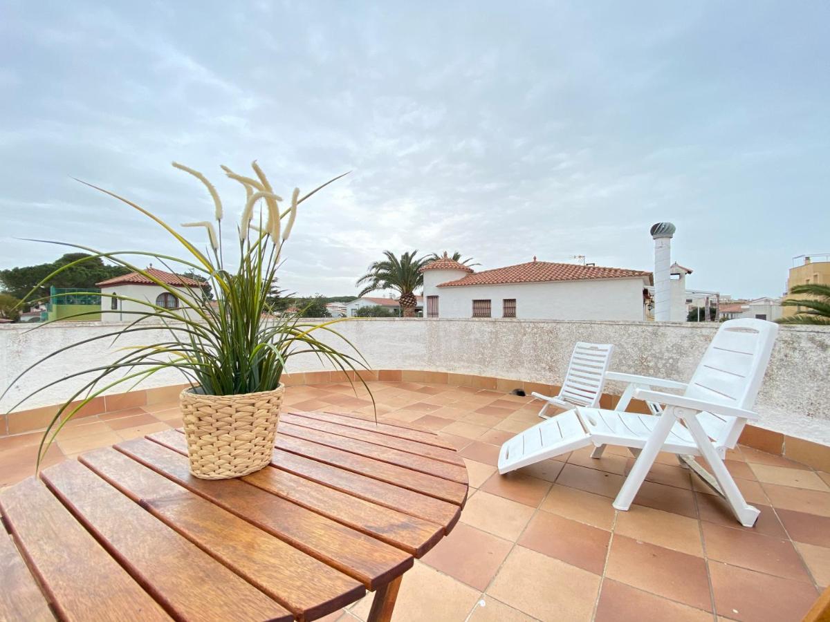 Villa Cambrils Beach Villa *