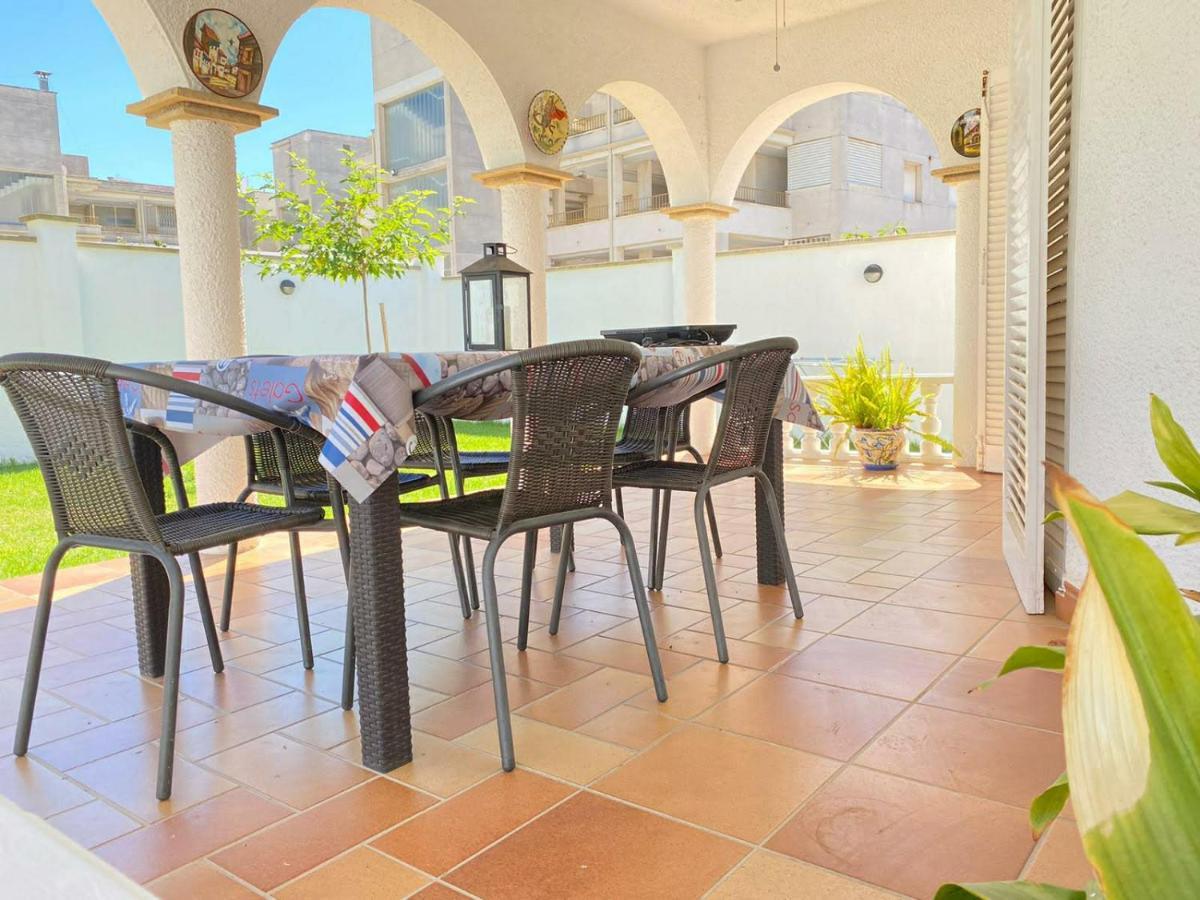 Villa Cambrils Beach Villa *