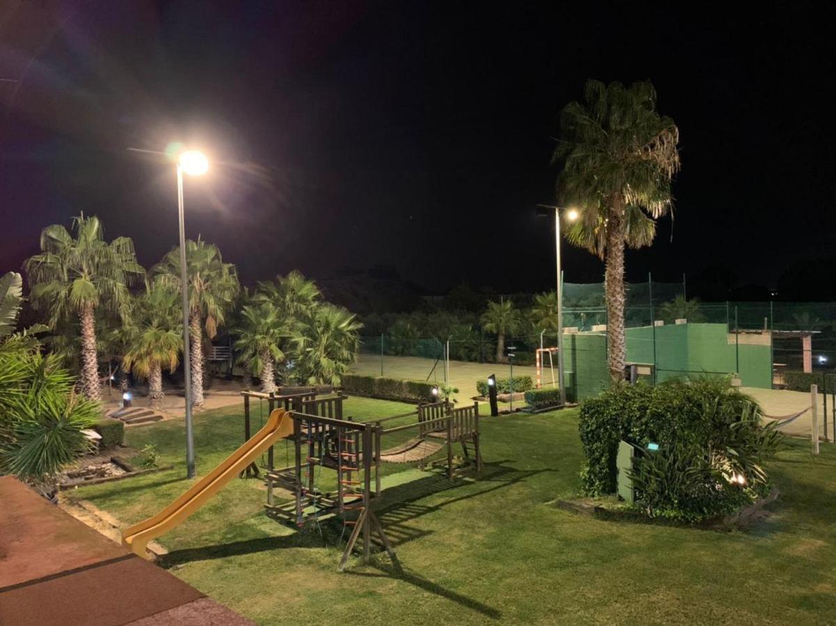 De Tres Casas Con Padel Y Piscina Villa Cambrils