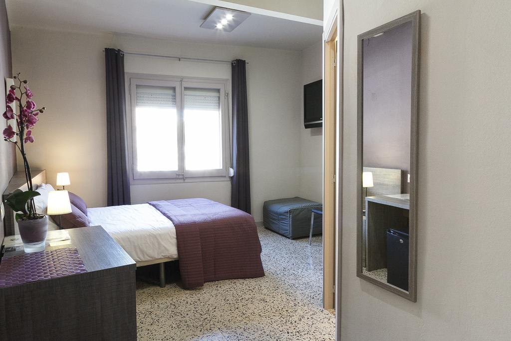 Fonda Montserrat Guest house