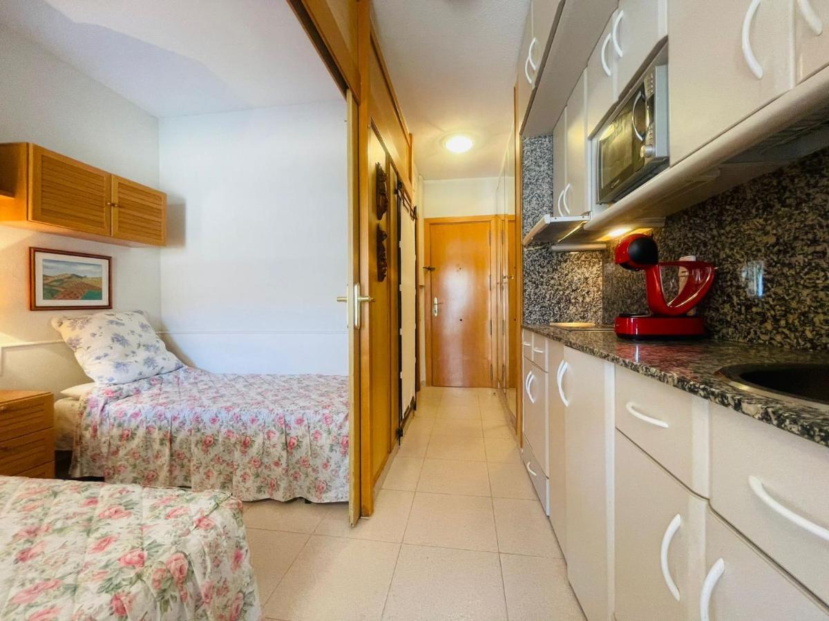 Apartamento Vistas Al Mar, Con Acceso Directo A La Playa, Piscina Y Parking Gratis!!! Apartamento