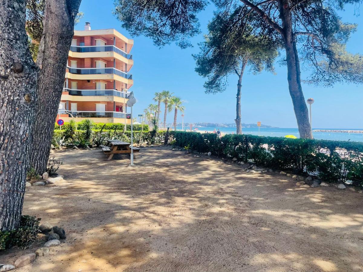 Apartamento Vistas Al Mar, Con Acceso Directo A La Playa, Piscina Y Parking Gratis!!! *