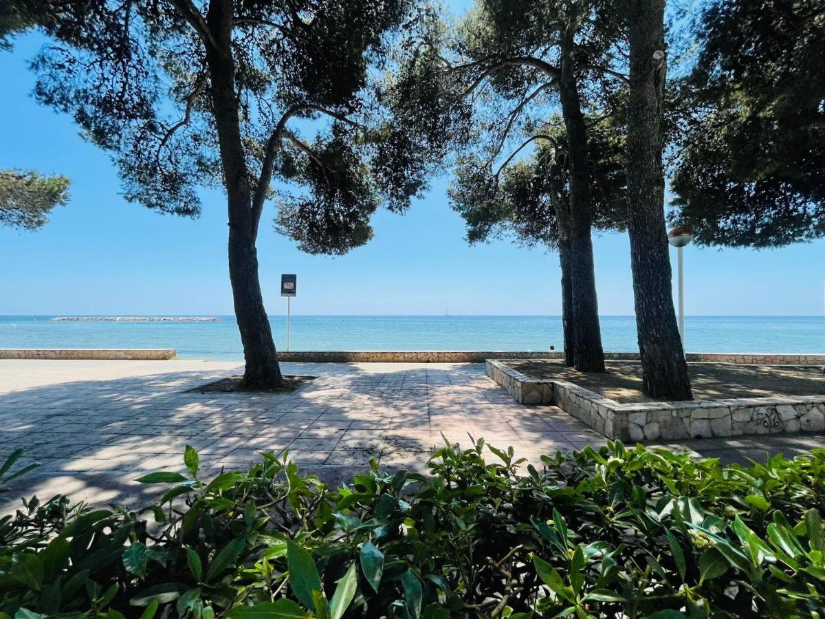 Apartamento Vistas Al Mar, Con Acceso Directo A La Playa, Piscina Y Parking Gratis!!! Cambrils