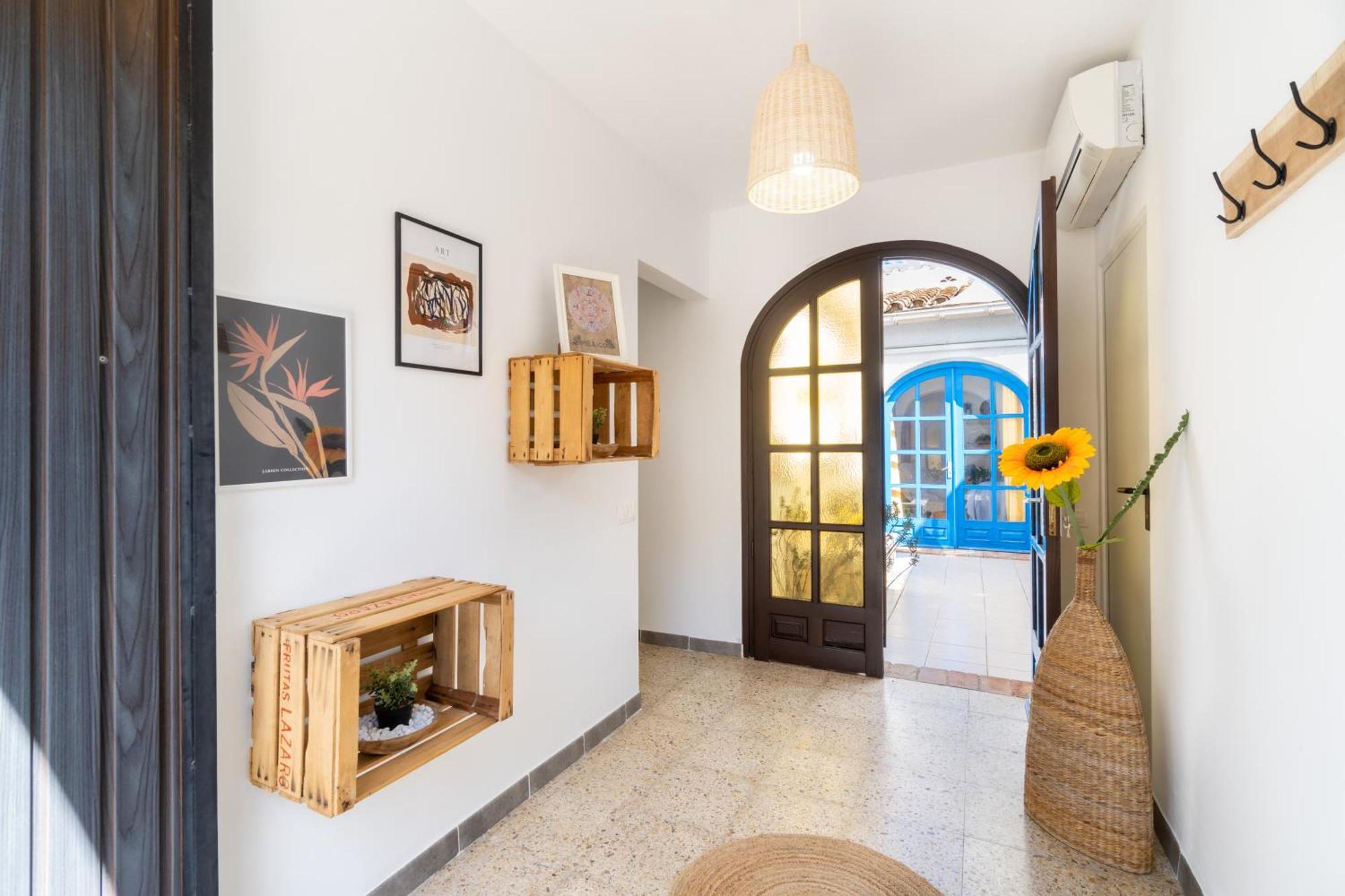 Mediterranean House - - Relax & Style For 8 Pax *