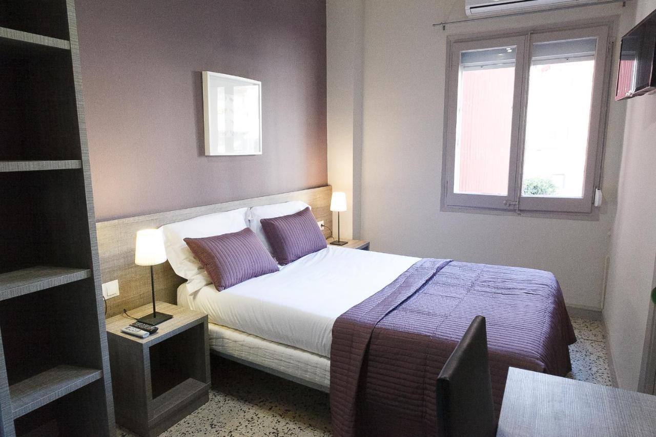 Fonda Montserrat Guest house