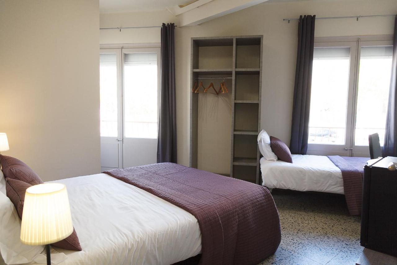 Fonda Montserrat Guest house Cambrils