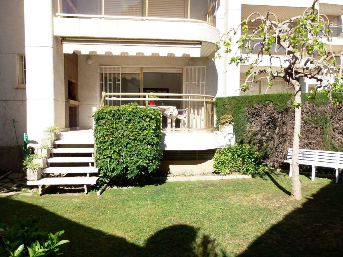 Gran Apartamento: Oasis Privado Con Jardín Y Piscina Apartment