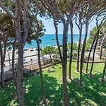 Ático en primera línea con vistas, piscina y parking