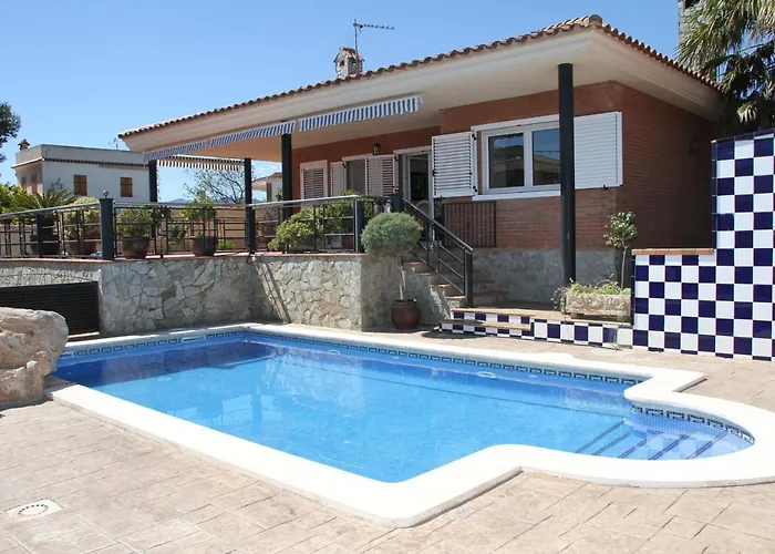 Chalet Con Piscina Privada En Zona Tranquila De Cambrils