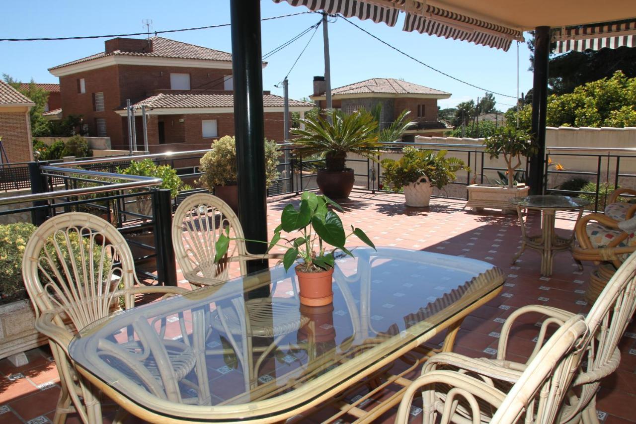 Con Piscina Privada En Zona Tranquila De *