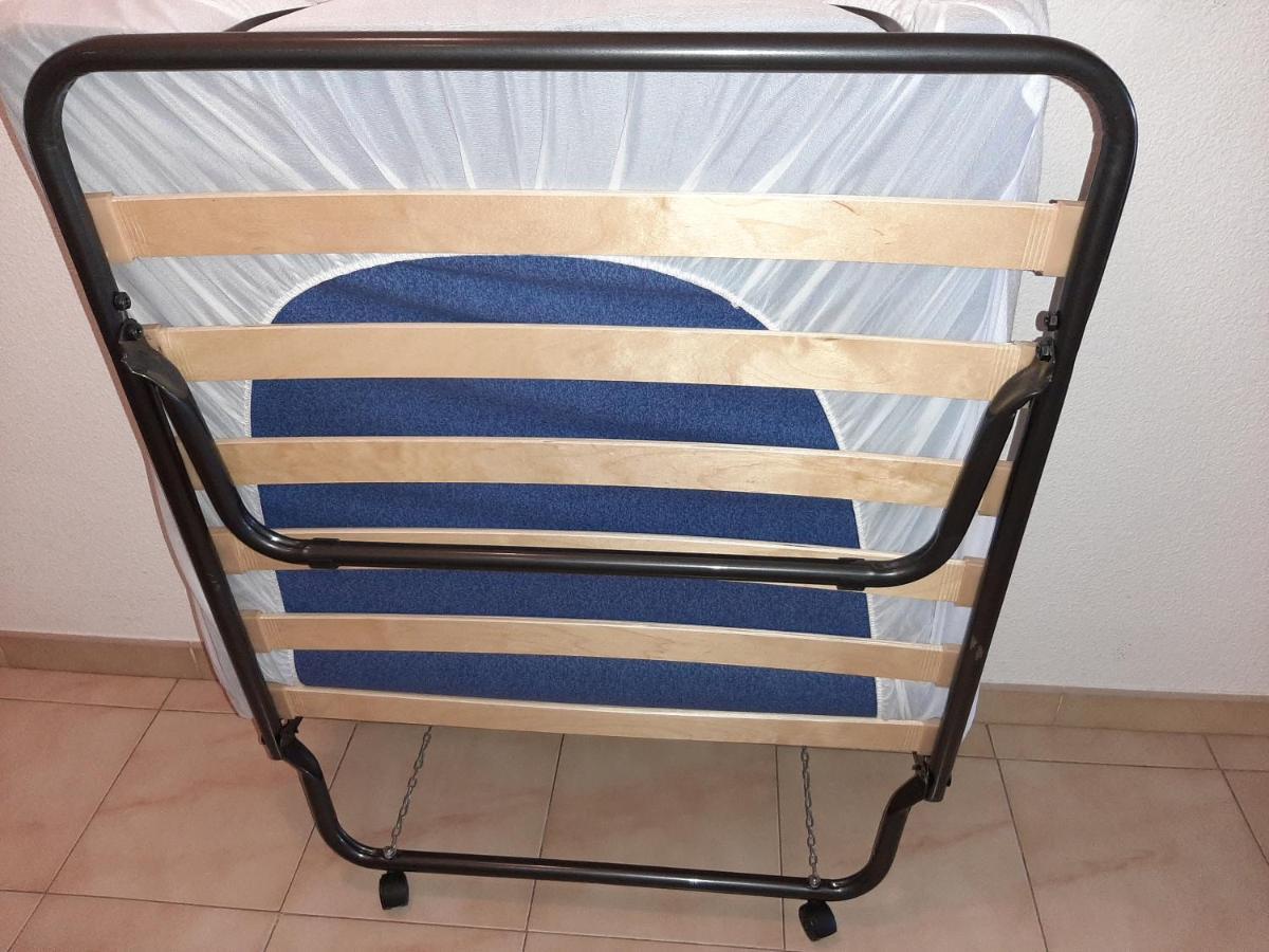 Vue: Beachfront Retreat With Pool And Access Cambrils