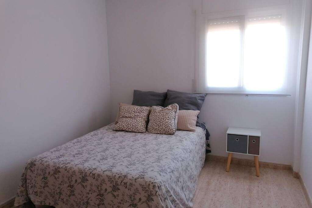 Casa Con Jardín Y Piscina En Zona Tranquila