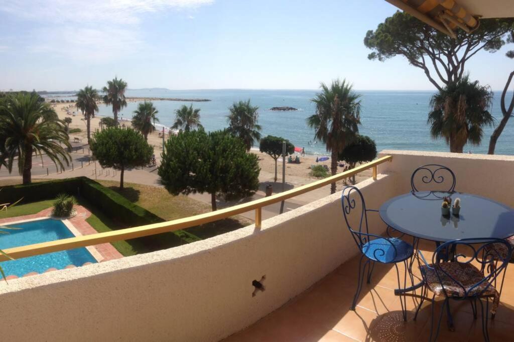 Apartamento Sobre El Mar, Con Piscina Y Wifi