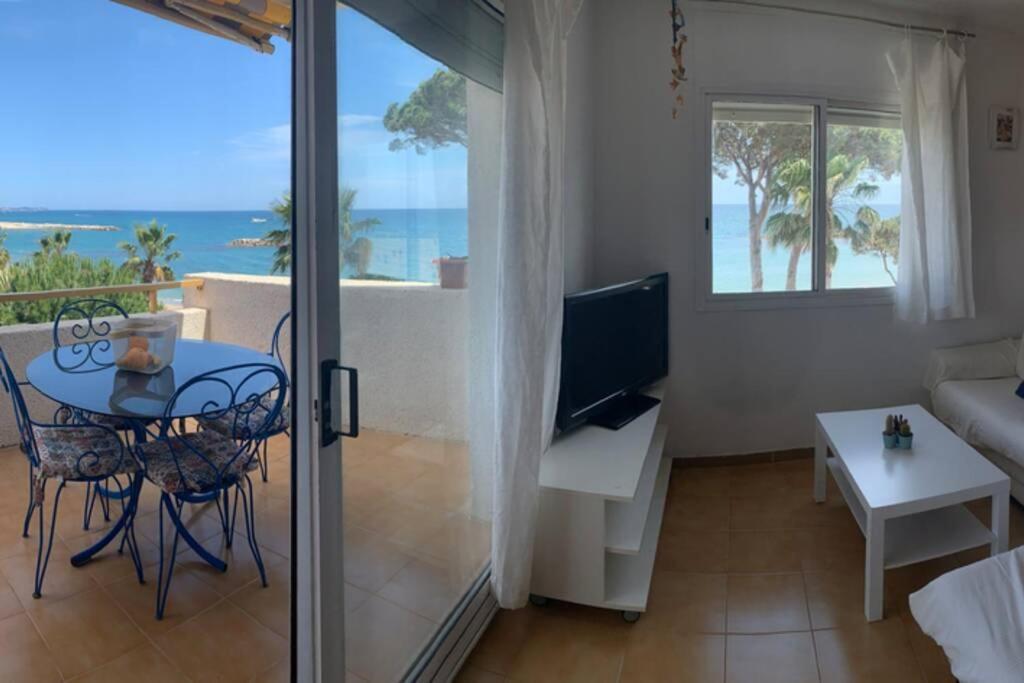 Apartamento Apartamento Sobre El Mar, Con Piscina Y Wifi