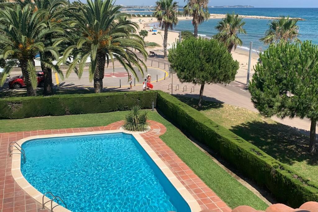 Apartamento Sobre El Mar, Con Piscina Y Wifi * Cambrils