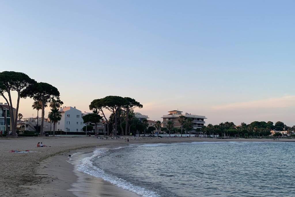 Apartamento Apartamento Sobre El Mar, Con Piscina Y Wifi Cambrils