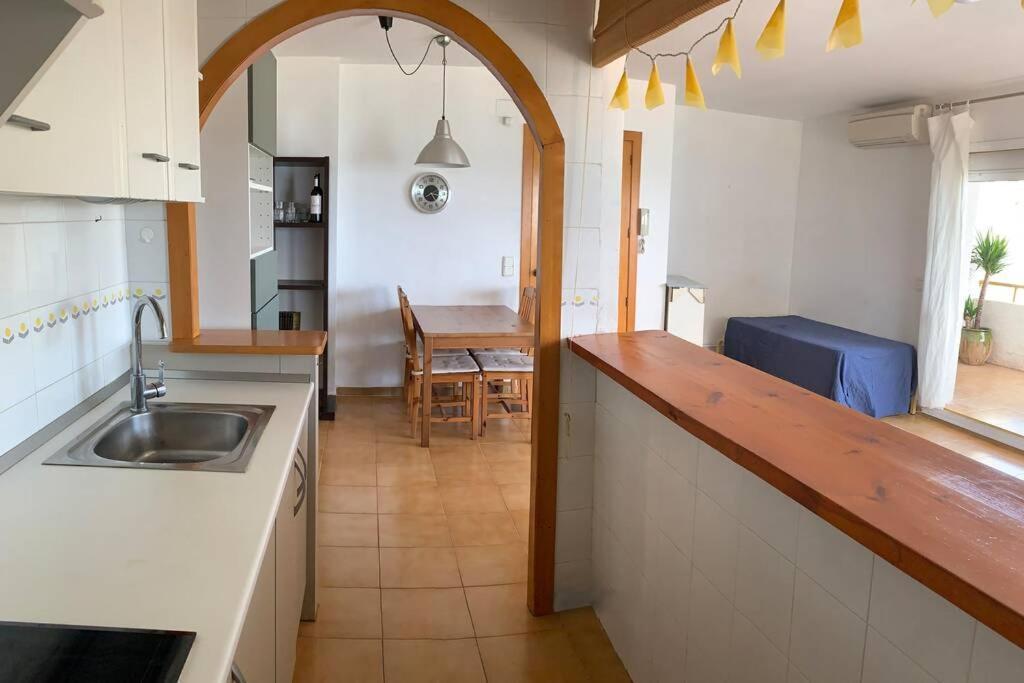 Apartamento Sobre El Mar, Con Piscina Y Wifi Apartamento *