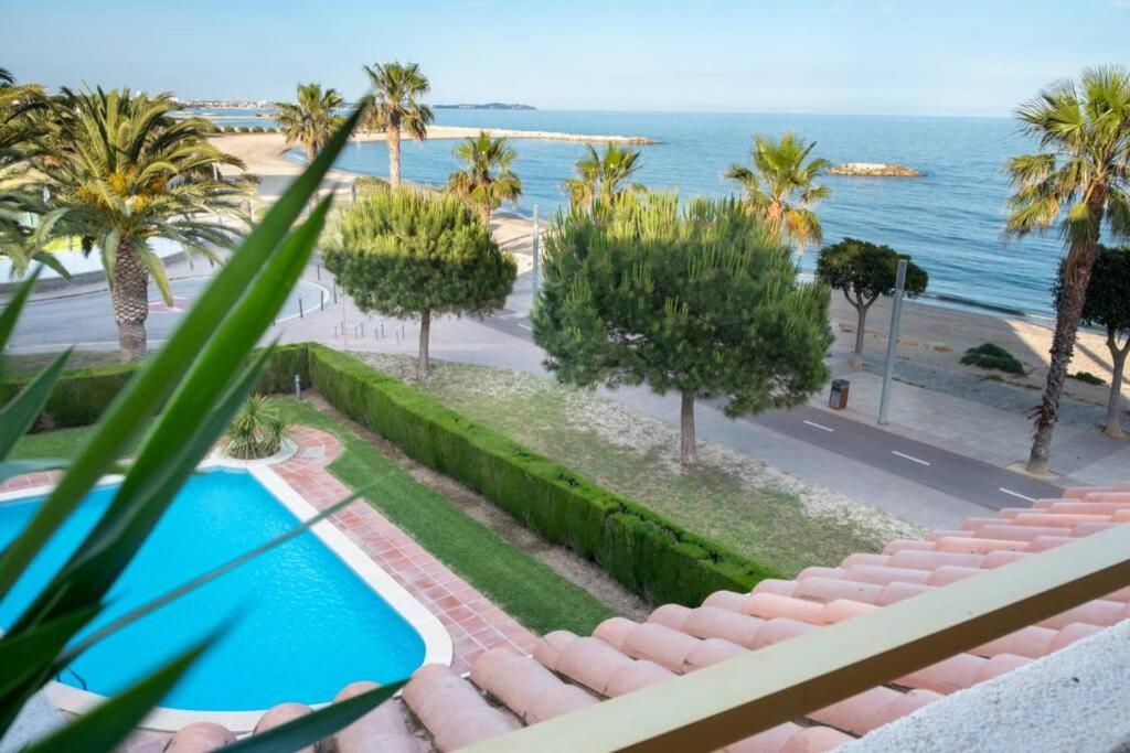 Apartamento Apartamento Sobre El Mar, Con Piscina Y Wifi *