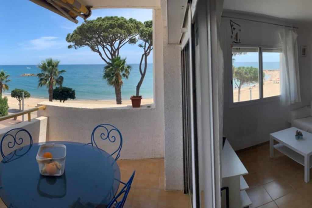 Apartamento Sobre El Mar, Con Piscina Y Wifi Apartamento *