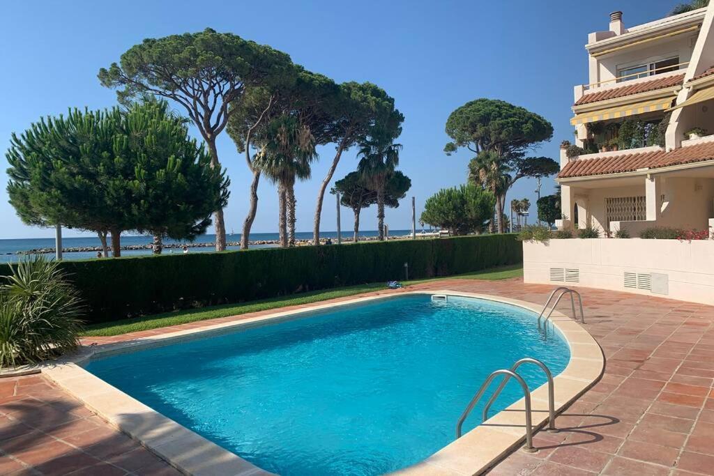 Apartamento Sobre El Mar, Con Piscina Y Wifi * Cambrils