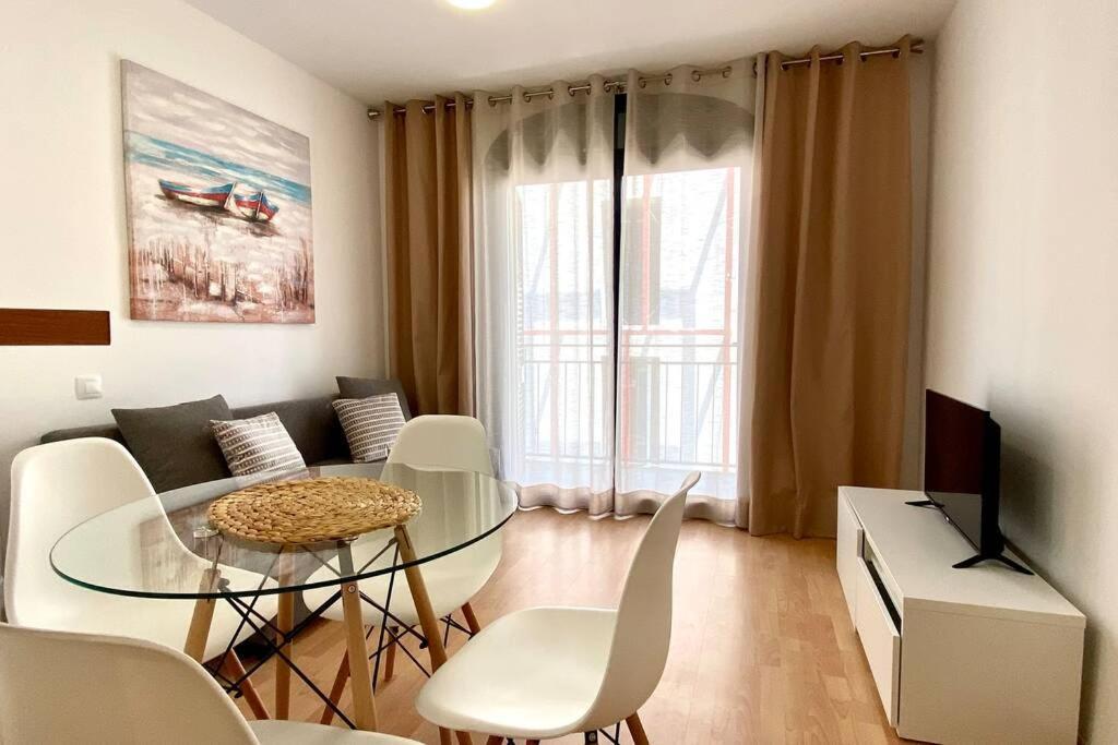Apartamento Pequeño Y Luminoso En Apartamento *