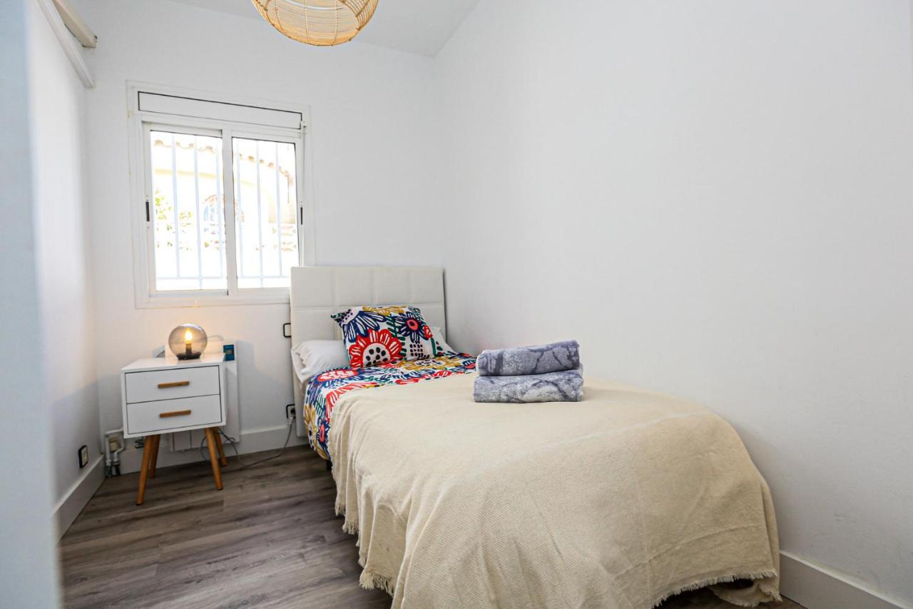 Litoral Costa Dorada - Acacias Only Families Villa *