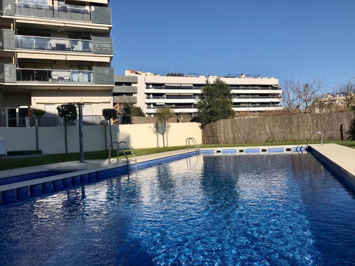 Apartamento en edificio Alba con parking y piscina 128B - INMO22 * Cambrils