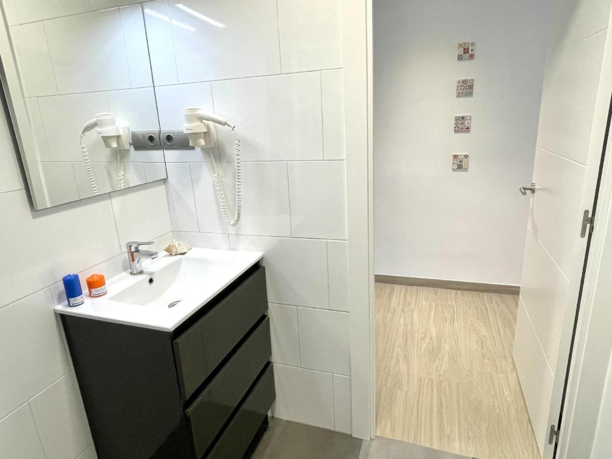 Apartbeach Fabiola Vistas Playa Y Climatizado *