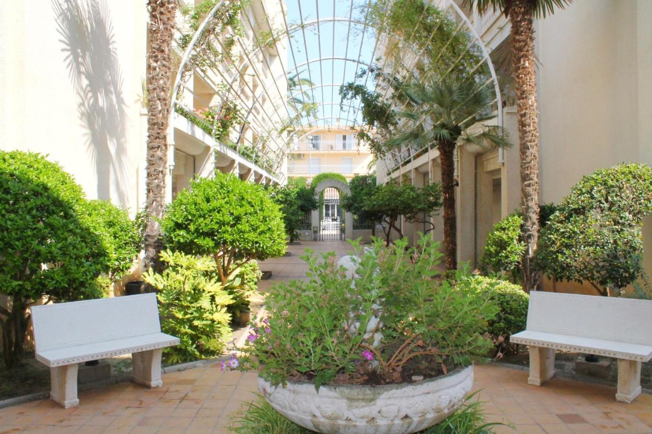 Privilege Versailles Cambrils