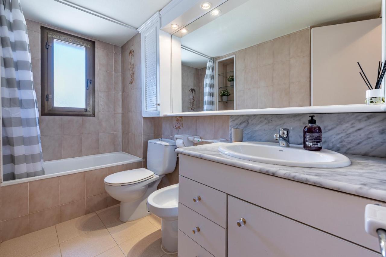 ático En Primera Línea Con Vistas, Piscina Y Parking * Cambrils