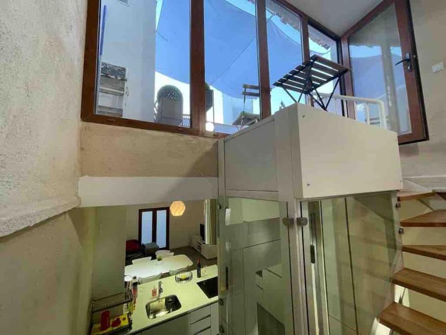 New! Renovated House With Terrace In