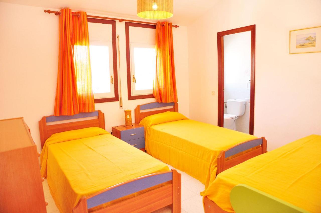 Tres Carabelas 46 Only Families Cambrils