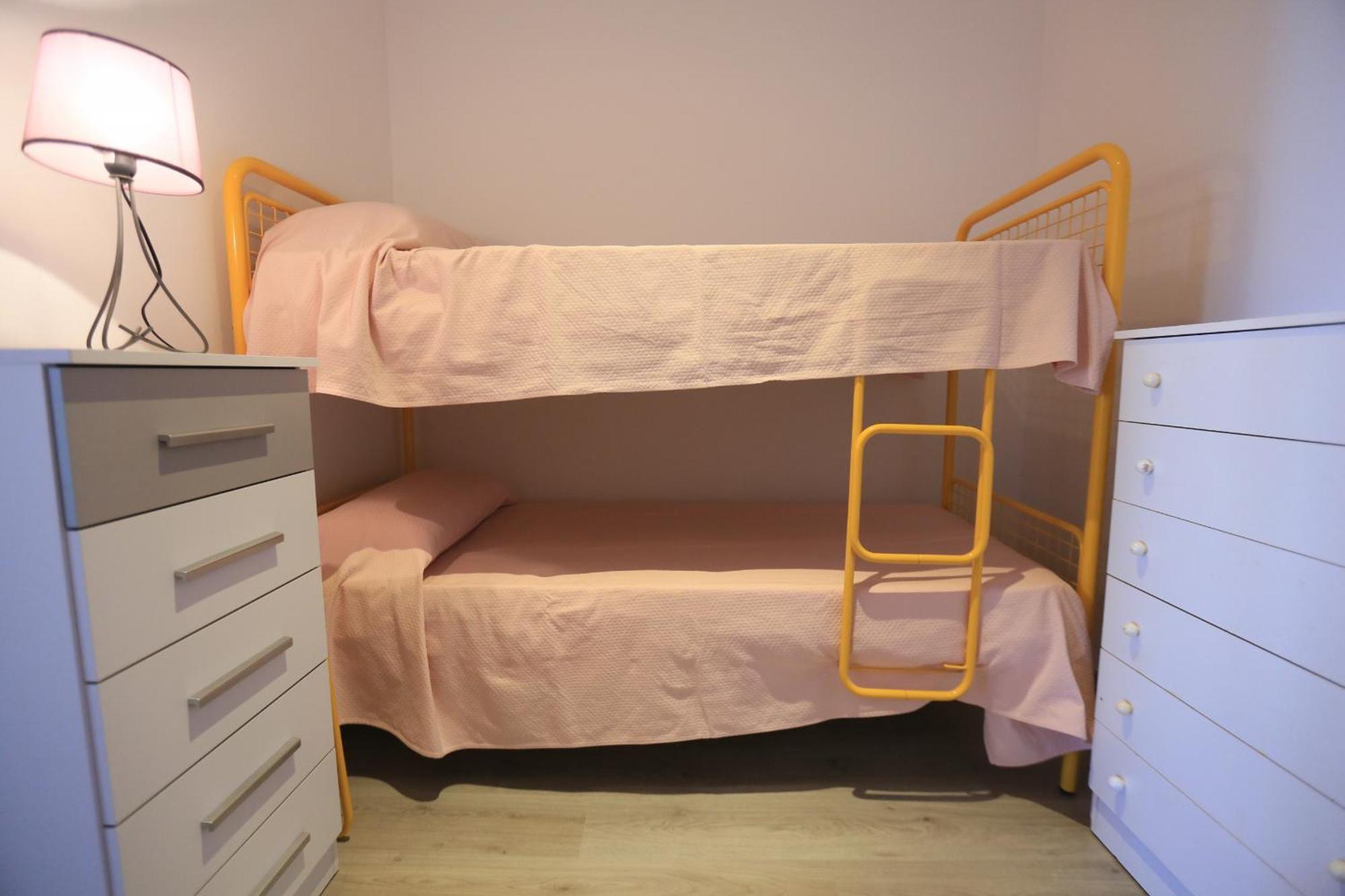 Set Pins - Only Families Apartamento Cambrils
