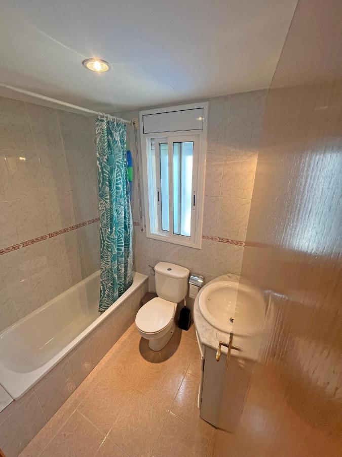 Casa En Vilafortuny Con Barbacoa Piscina Comunitaria Сasa de vacaciones Cambrils