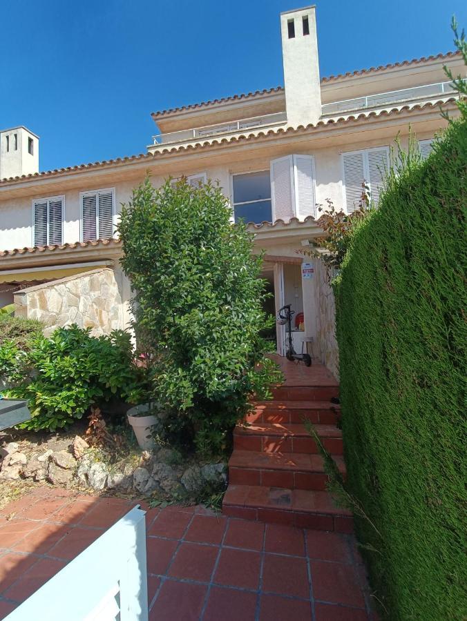 Holiday home Adosado Con Piscina 4 Habitaciones, 8 Huespedes *