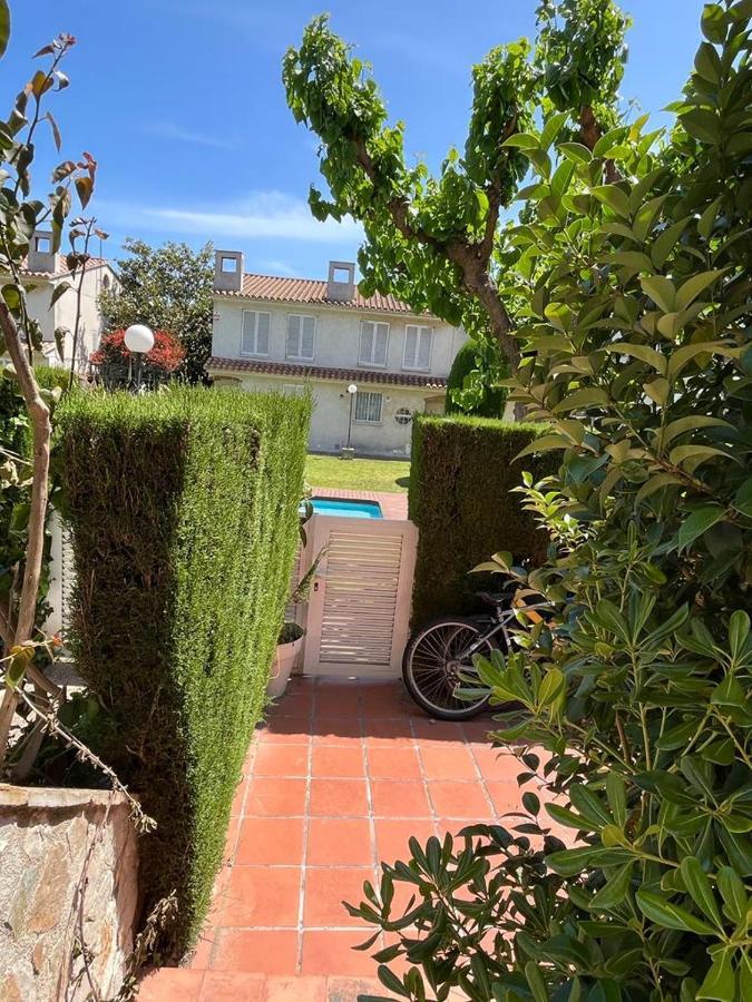 Holiday home Adosado Con Piscina 4 Habitaciones, 8 Huespedes