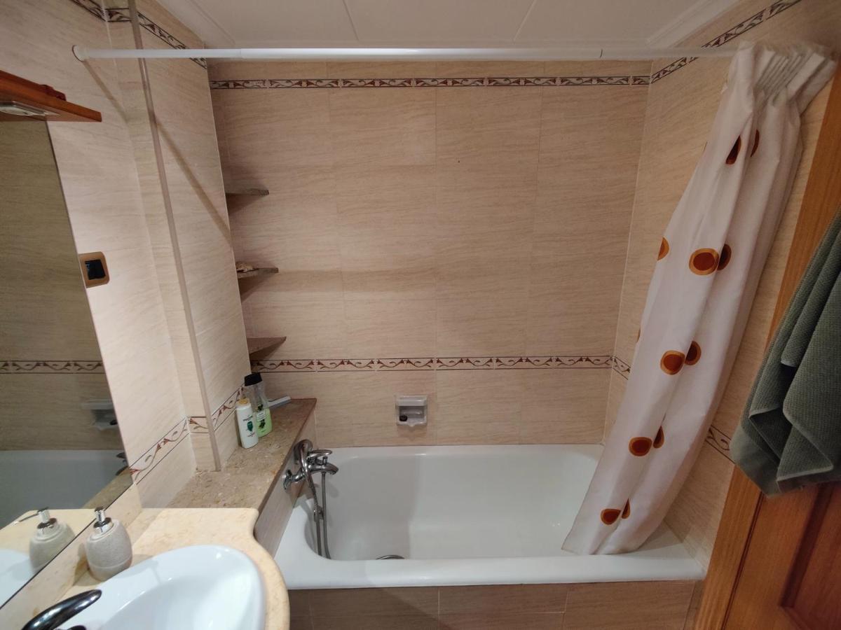 Apartamento Sunny Flat With Balcony And Sea Views