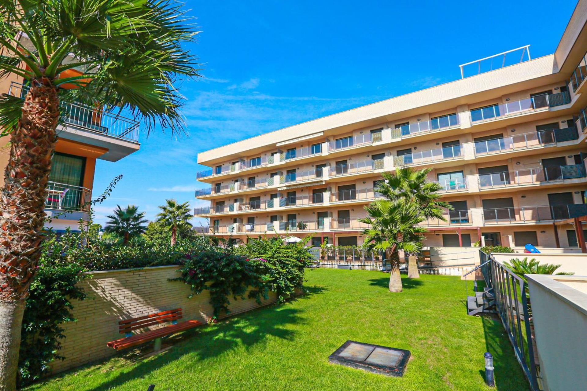 Marina Bjs D - Solo Familias Cambrils