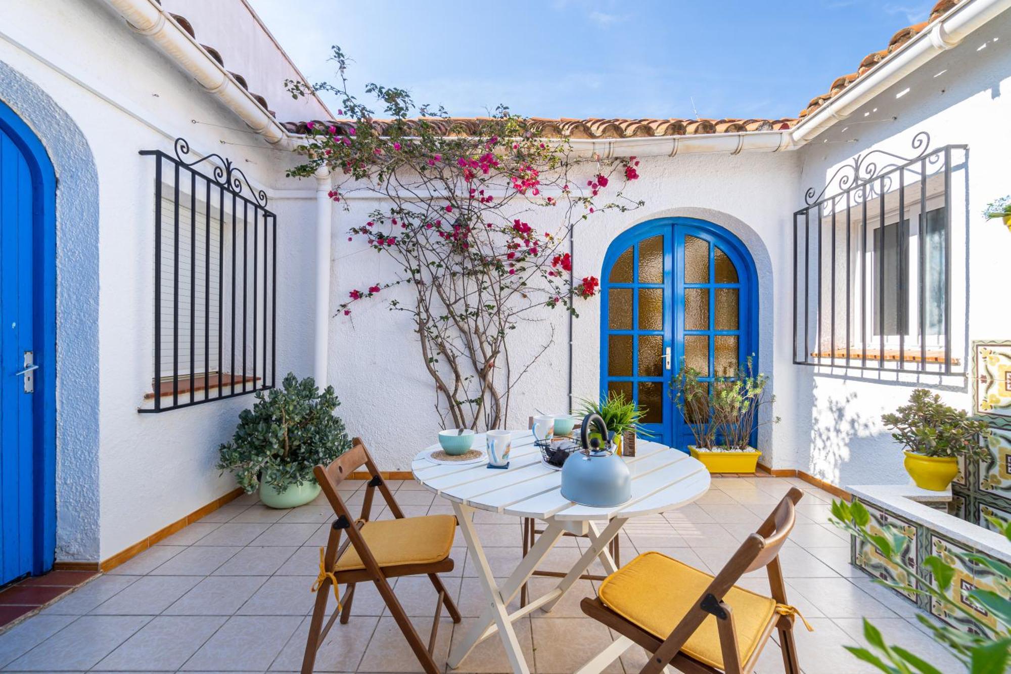 Mediterranean House - - Relax & Style For 8 Pax *