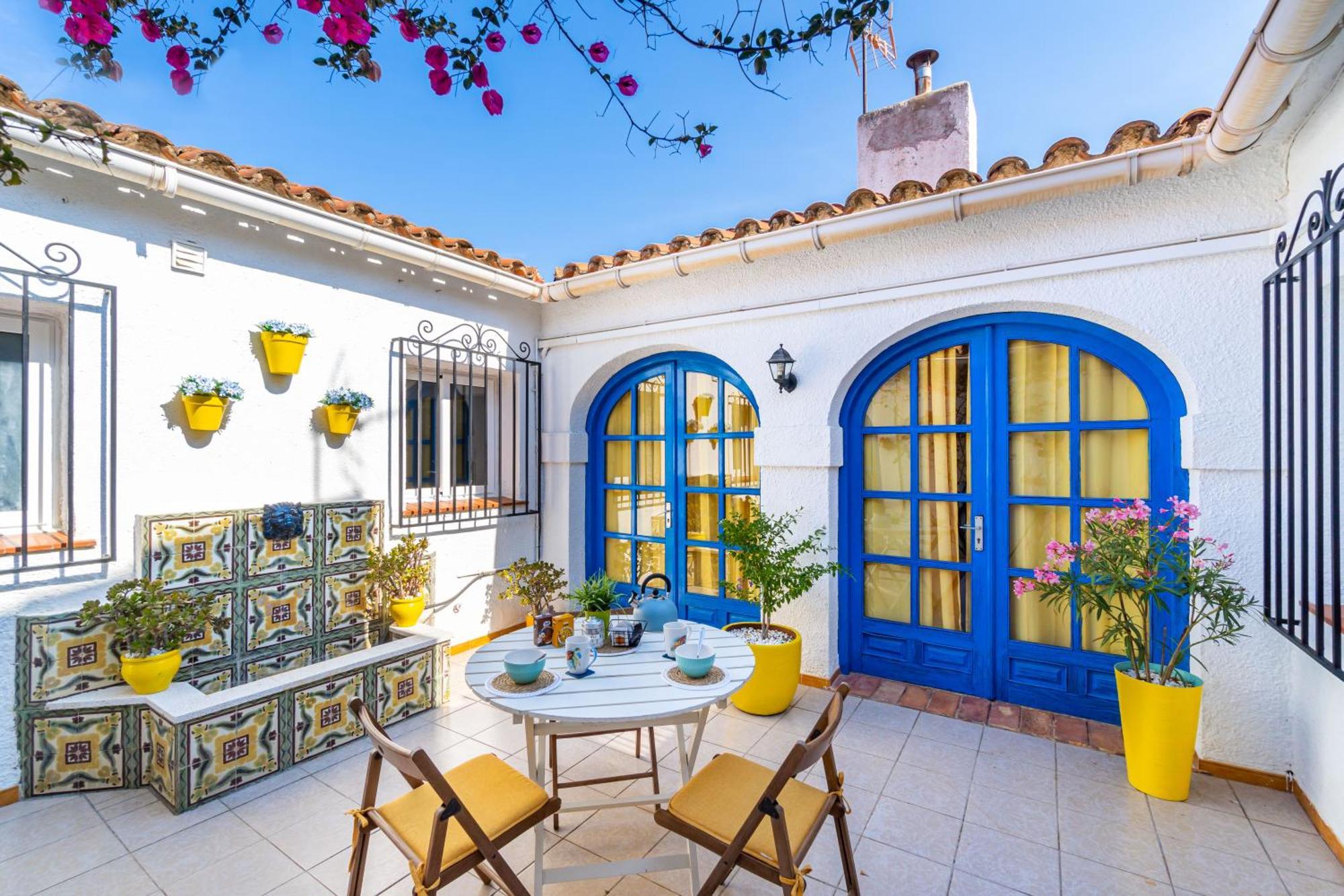 Mediterranean House - - Relax & Style For 8 Pax