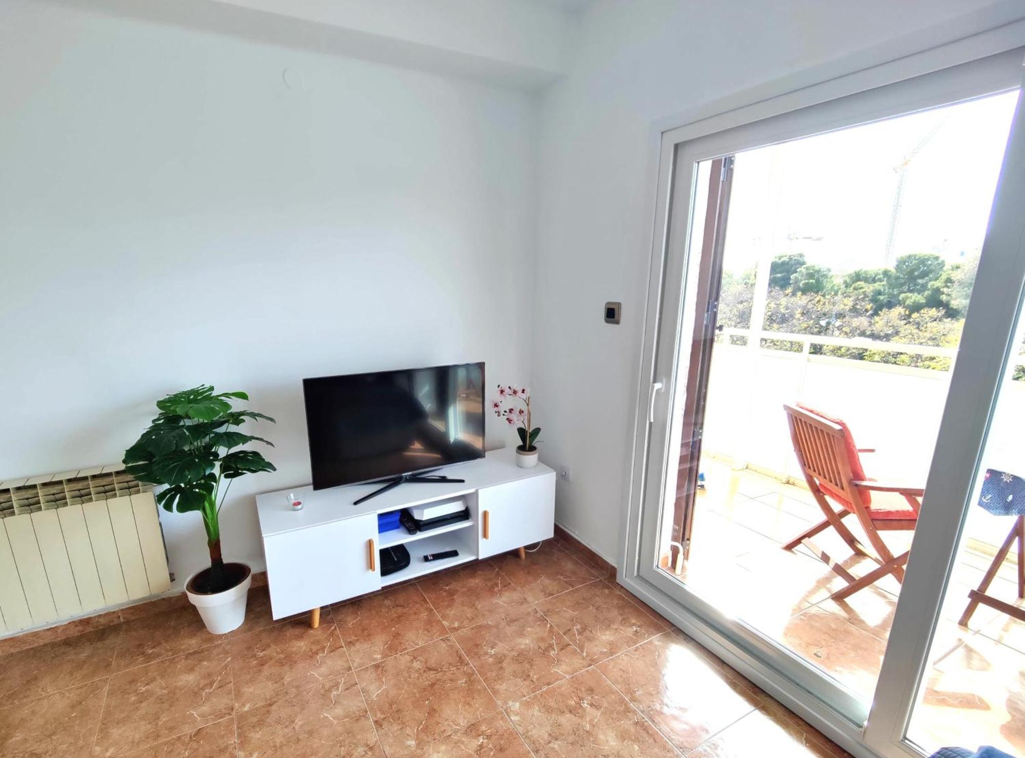 Sunny Flat With Balcony And Sea Views Apartamento *