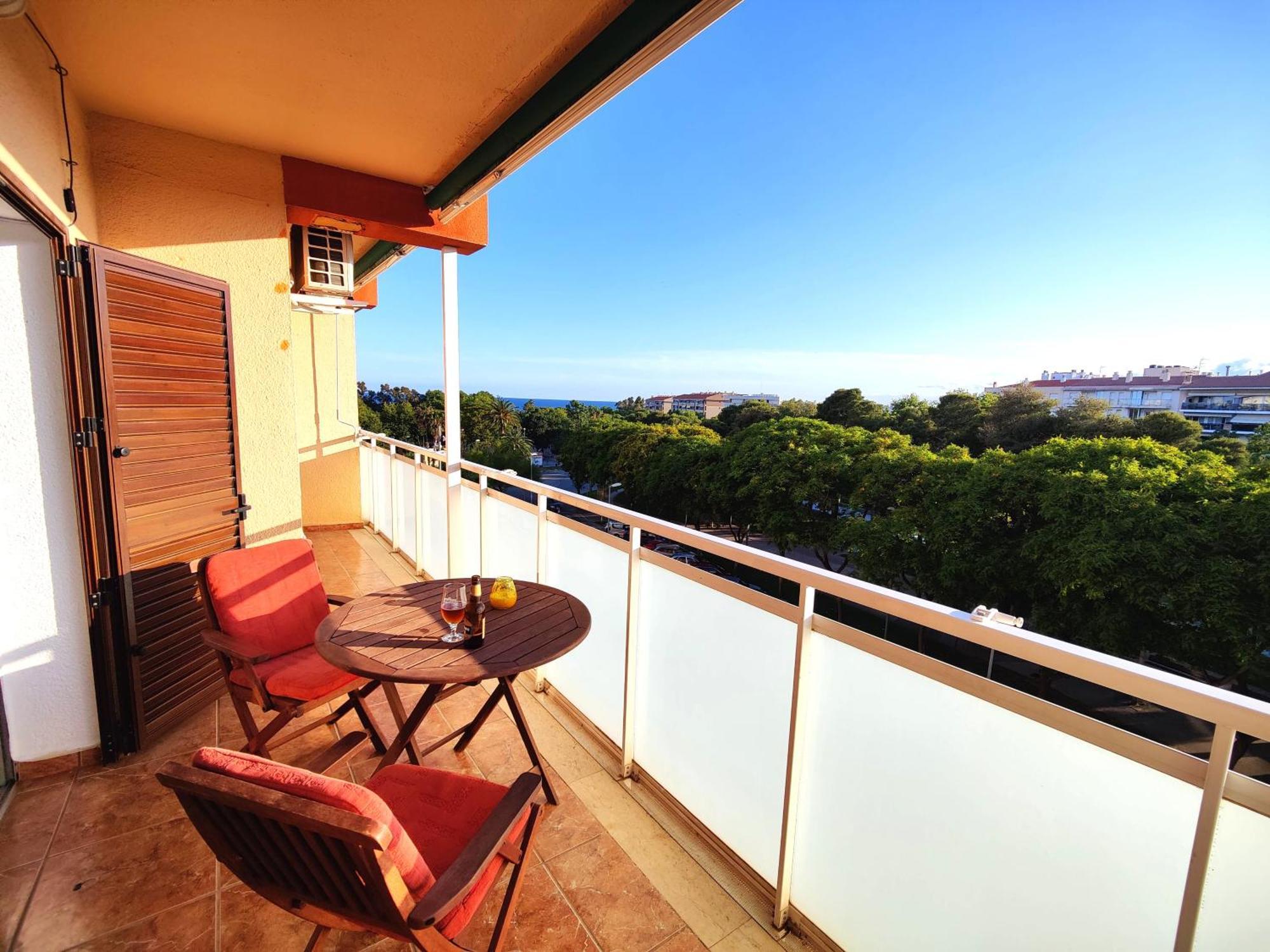 Apartamento Sunny Flat With Balcony And Sea Views