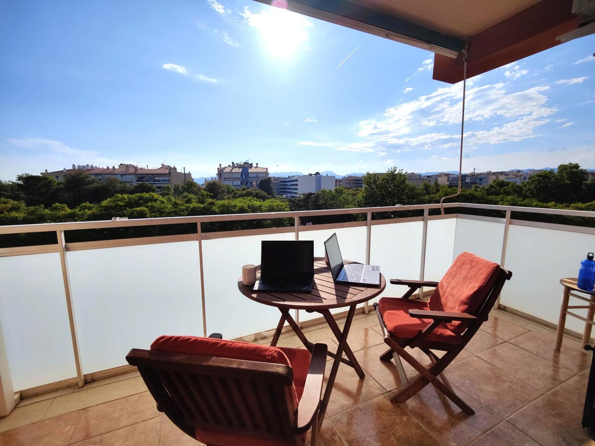 Sunny Flat With Balcony And Sea Views Apartamento