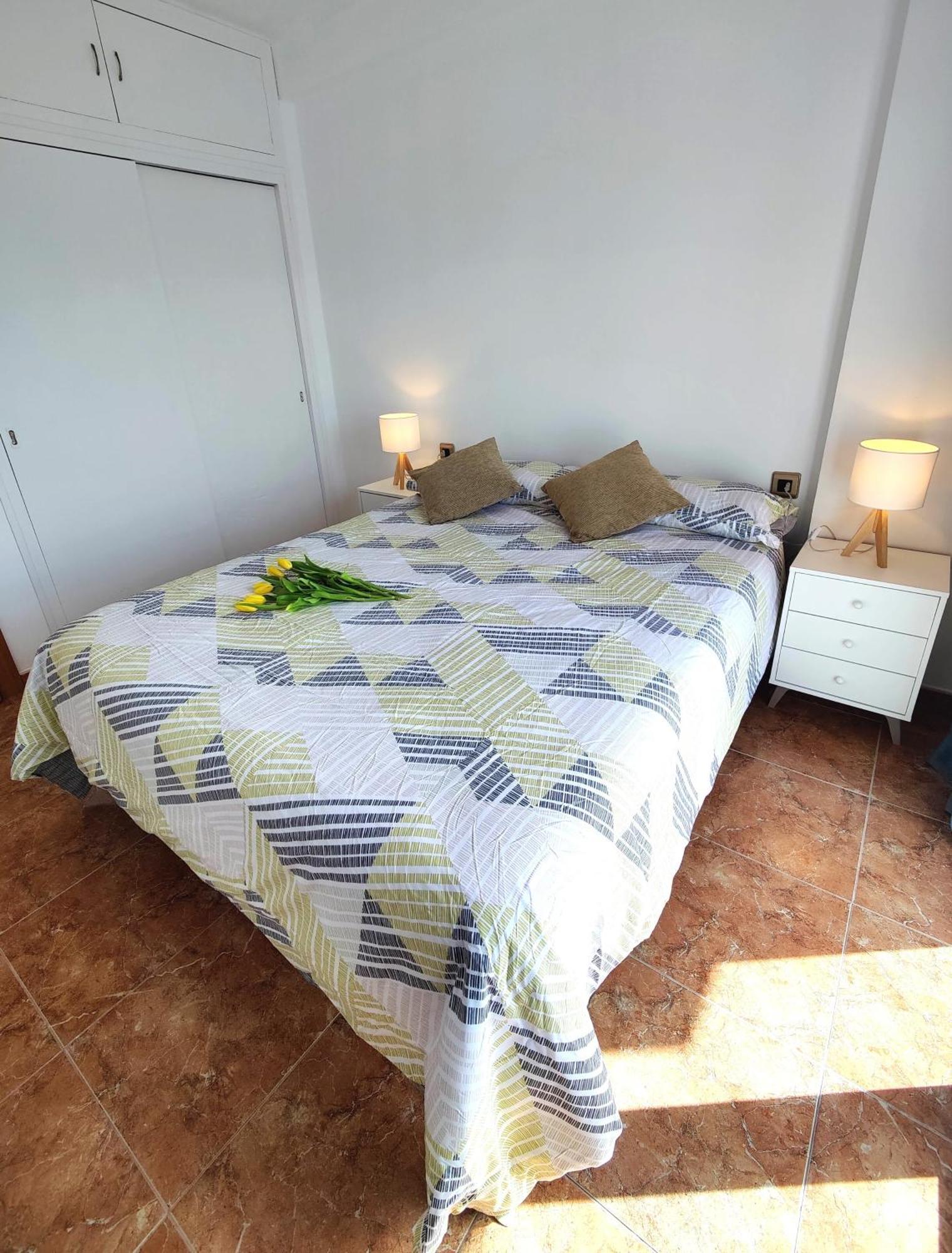 Sunny Flat With Balcony And Sea Views *