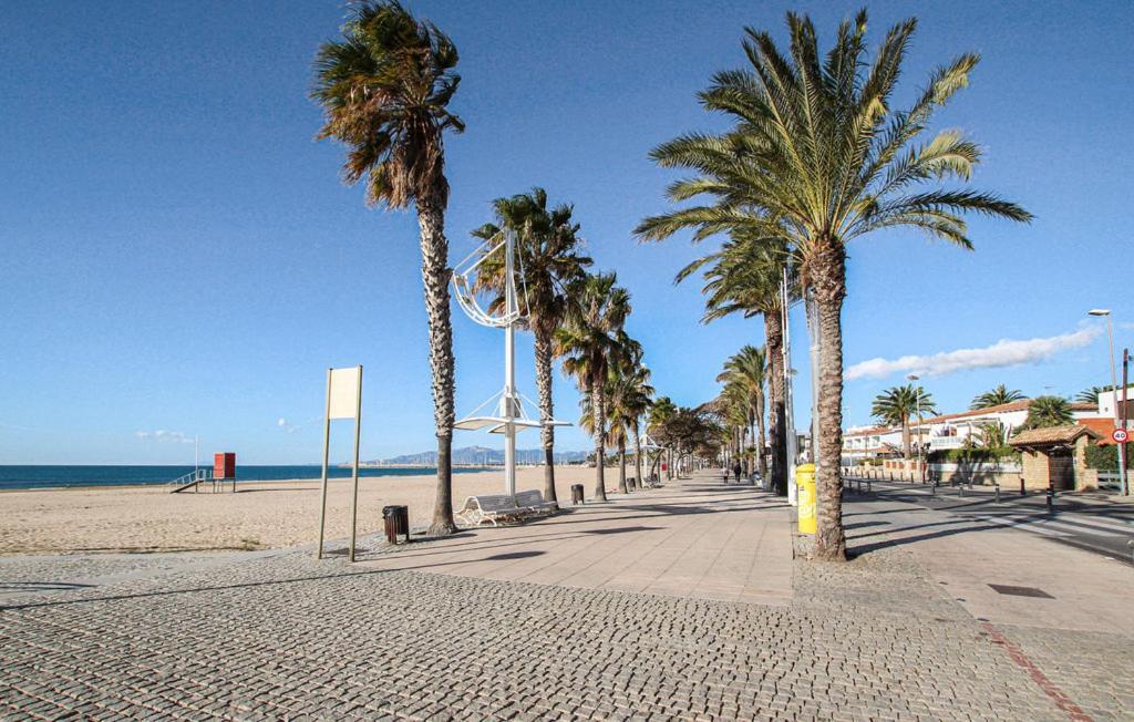 Apartamento Sunny Flat With Balcony And Sea Views